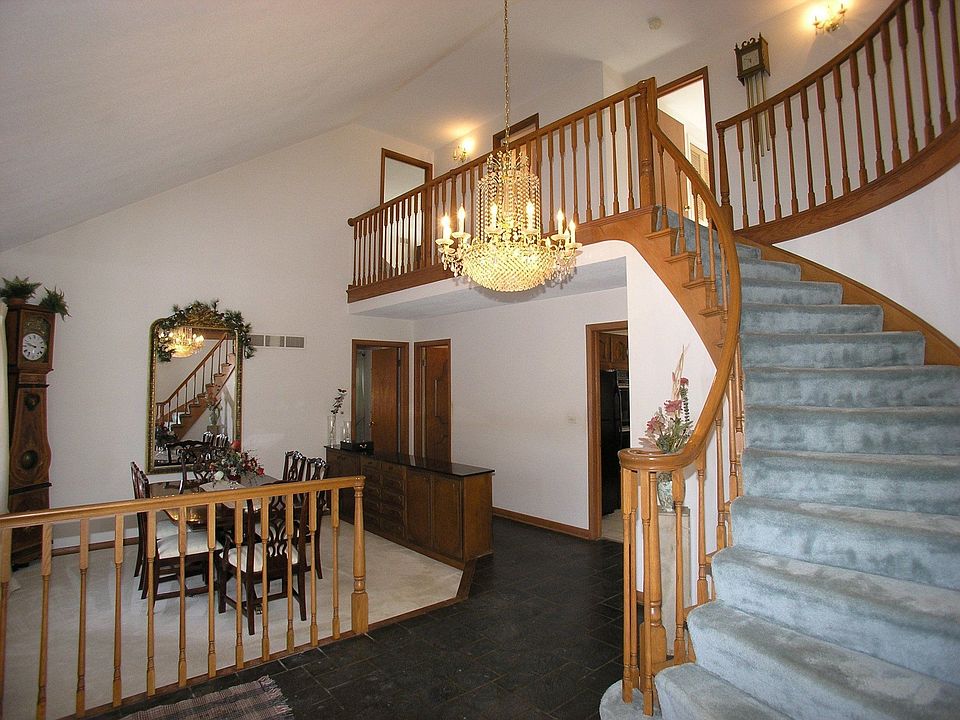 1st image of 235 Sherwood Dr