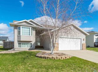 7420 W 52nd St, Sioux Falls, SD 57106