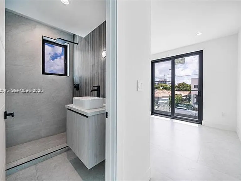 2937 SW 21st St #Townhouse 1 — Photo 26