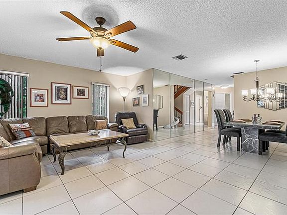 5th image of 5294 10th Fairway Dr APT 4