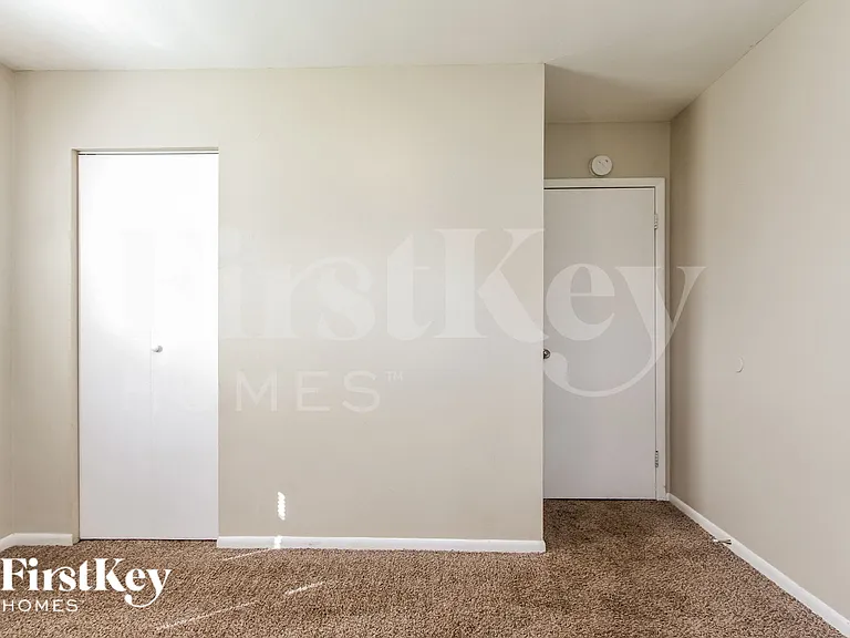 1425 Western Dr — Photo 6