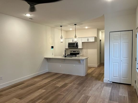 4th image of 2600 SW Livingston Sq #1