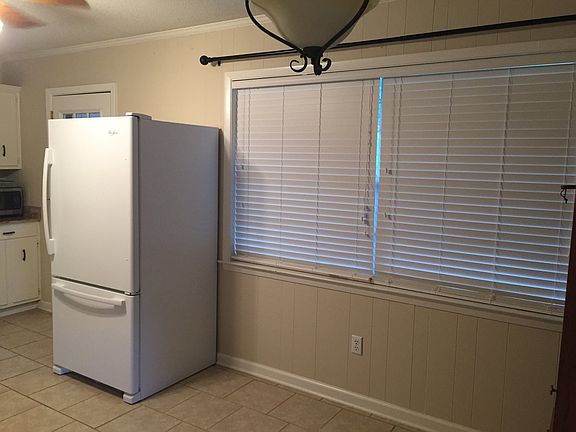 Dining area in kitchen