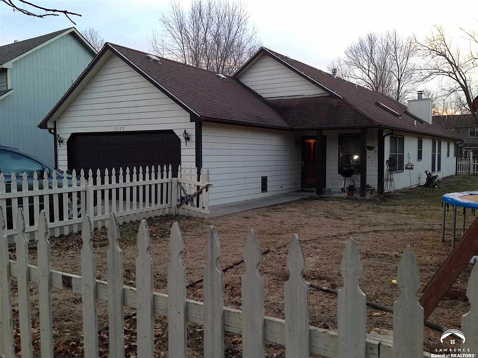 2nd image of 1115 Dearborn St