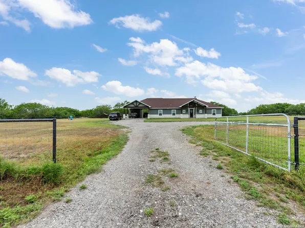 1443 FM 799, George West, TX 78022