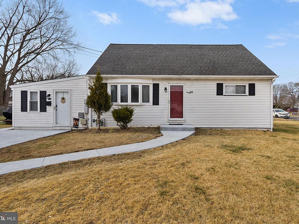 1st image of 216 Blue Jay Ln