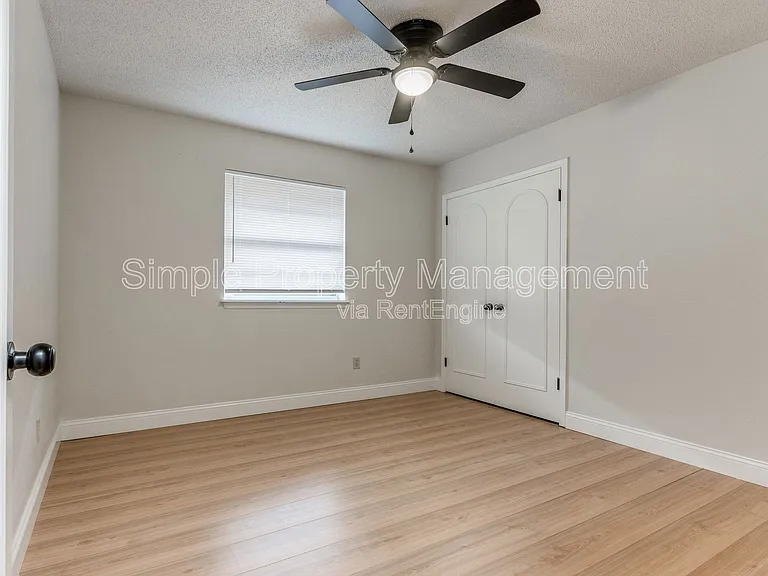 5816 NW 90th St — Photo 13
