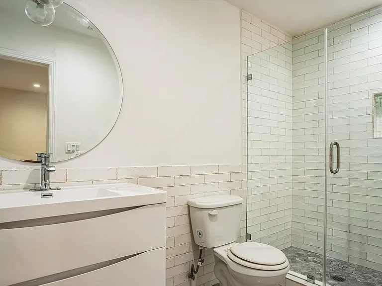 652 Vernon Ave #2 — Photo 39