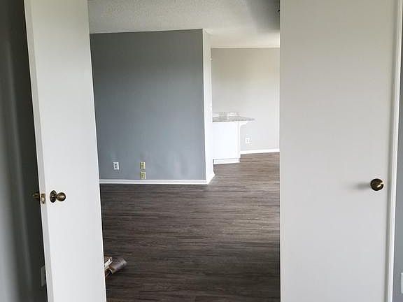 5th image of 1600 N Oak St APT 1222