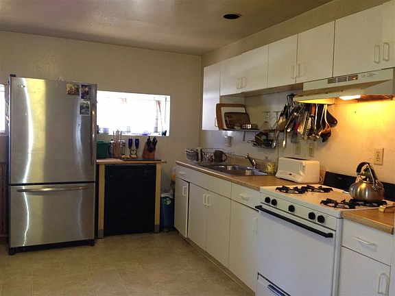 4th image of 205 Apple Knoll Dr