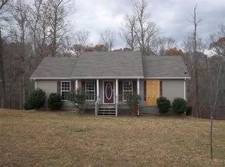 1003 Red Oak Rd, Charlotte, TN 37036