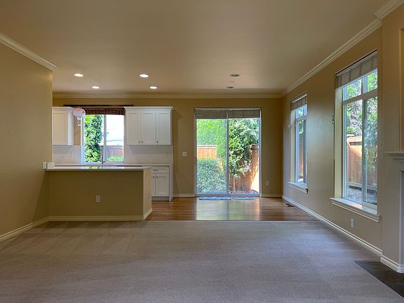 5th image of 11923 82nd Pl NE