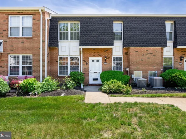 2072 Harbour Dr, Palmyra, NJ 08065