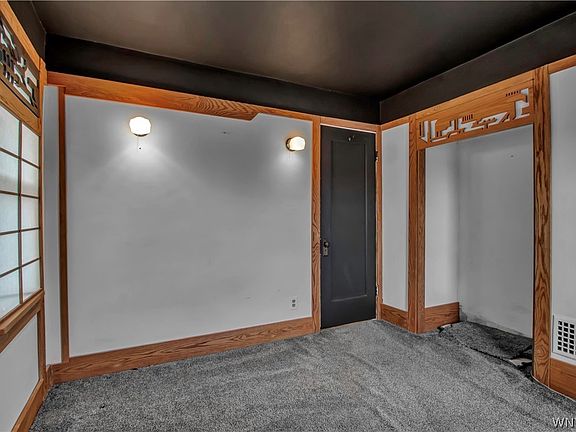 5th image of 182 Taunton Pl