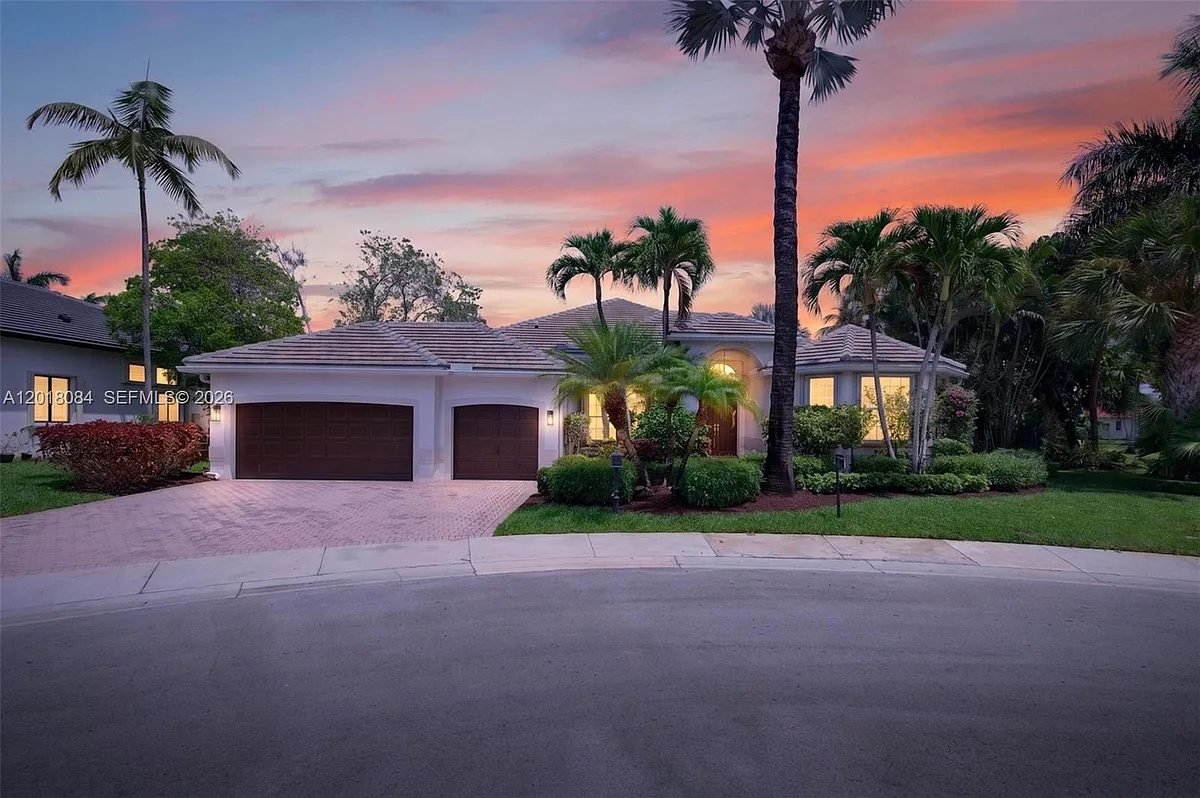 Building Photo - 2538 Montclaire Ct