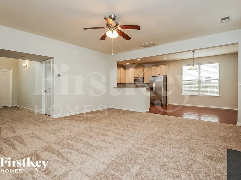 229 Oglethorpe Cir — Photo 4