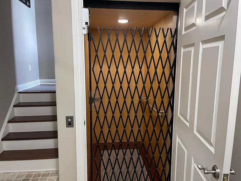 402 Georgetowne Ct — Photo 4