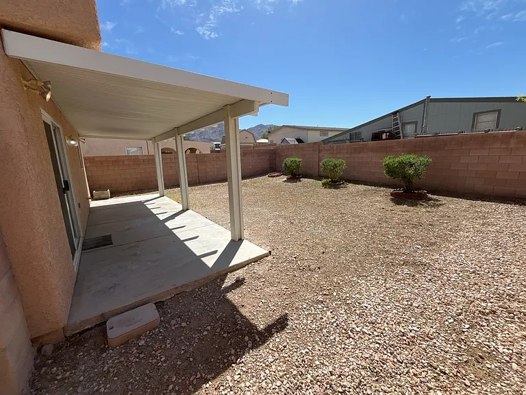 6045 Stone Hollow Ave — Photo 11