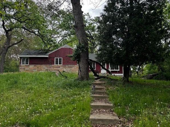 409 Ski Hill Rd, Fox River Grove, IL 60021