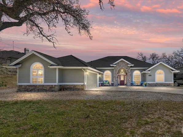 24401 Jacaranda Dr, Tehachapi, CA 93561