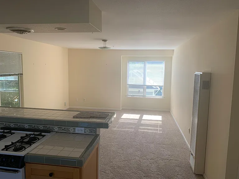 762 High St #B — Photo 3