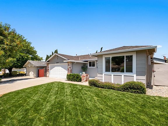 4th image of 3591 Rowley Dr