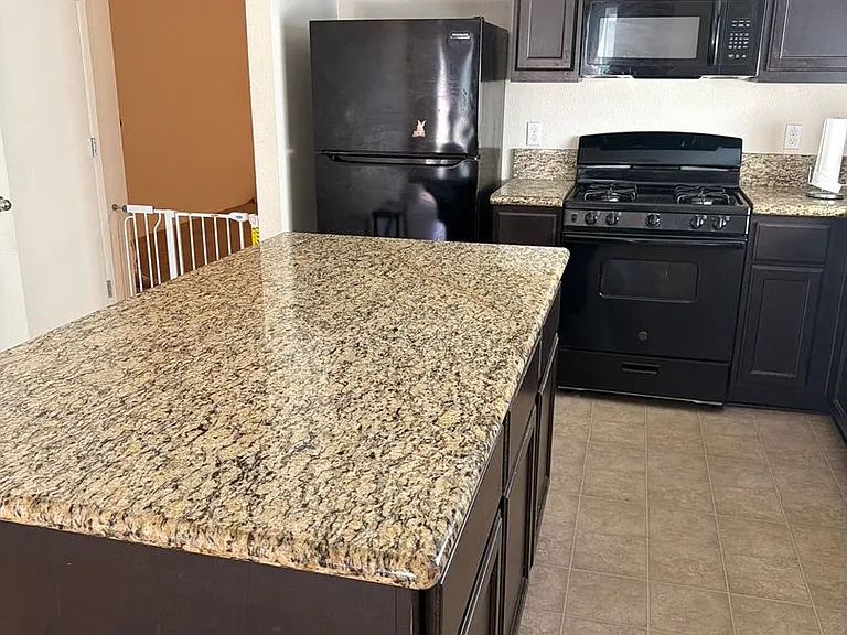 276 Paige Ct — Photo 8