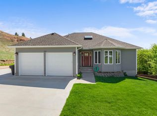 122 N 21st St, Sundance, WY 82729