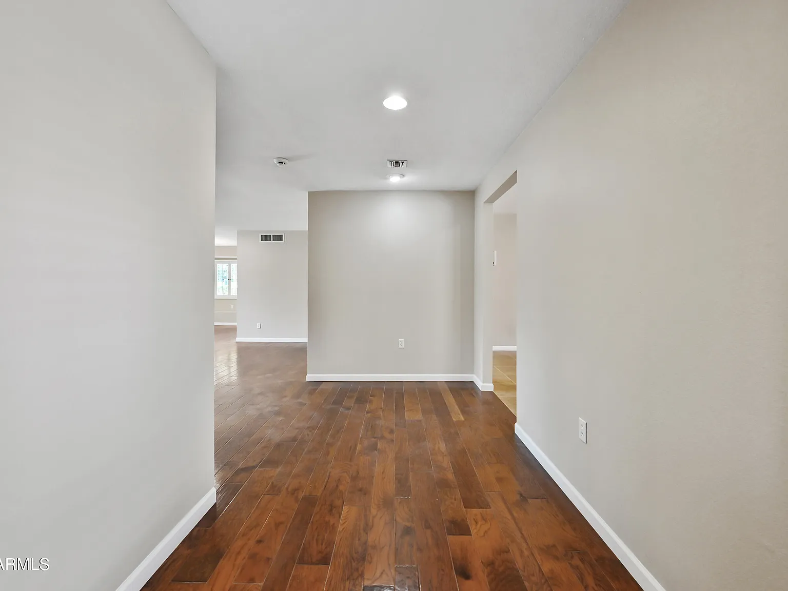 4 bed, 2.5 bath, 2581 sqft, $3,200 — Photo 2