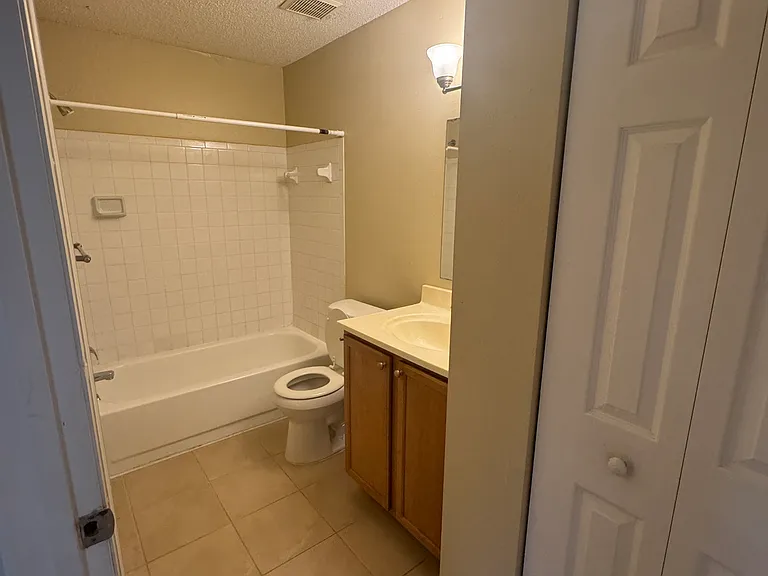 314 Lake Parsons Grn #201 — Photo 10