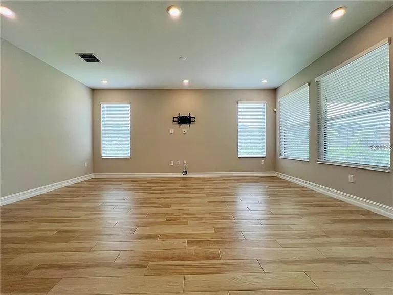 4567 Tivoli Dr — Photo 15