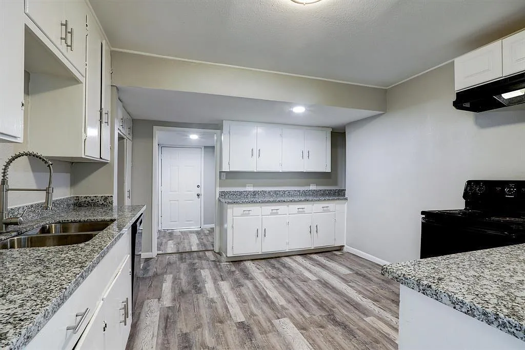 3 bed, 2.0 bath, 1655 sqft, $1,795 — Photo 4
