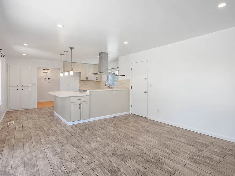 2225 Mount Whitney Dr — Photo 12