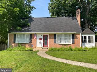 5518 Kempton Dr, Springfield, VA 22151