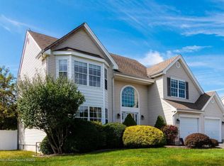 1 Lilac Ln, Barnegat, NJ 08005