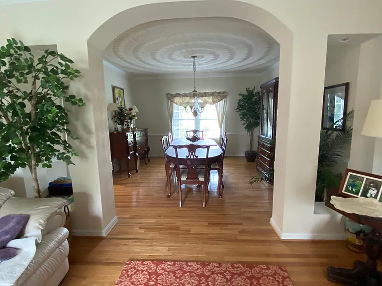 521 Vespasian Cir — Photo 17