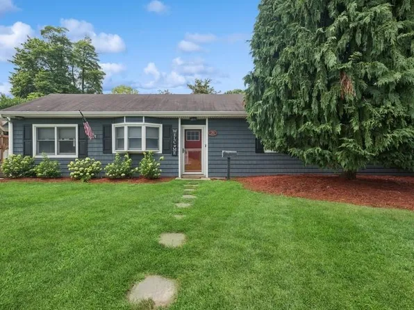 76 Cadman Avenue, Babylon, NY 11702