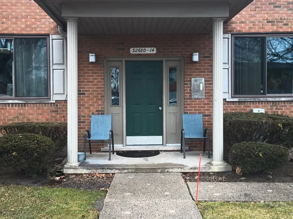 32608 E Harper Ave N #32, Saint Clair Shores, MI 48082