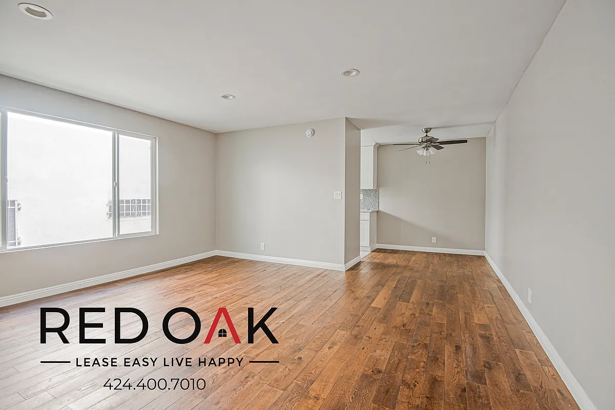 Building Photo - 935 N Genesee Ave #5