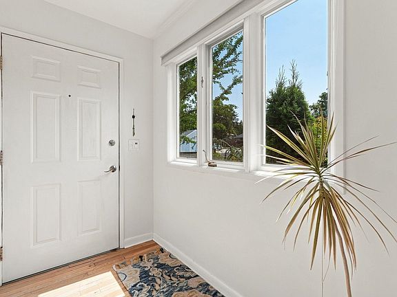 3rd image of 4204 S Conklin St