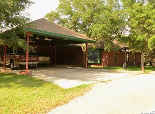 695 Still Meadow Rd, Seguin, TX 78155