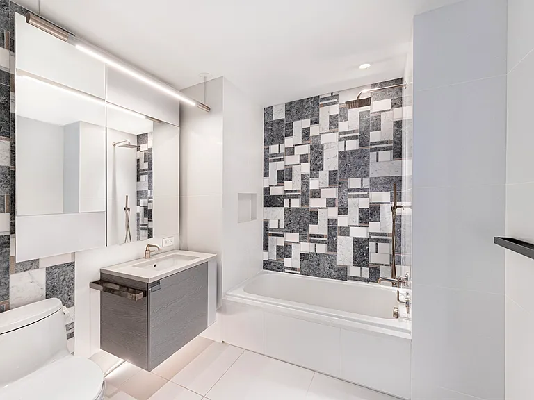138 Willoughby St #18L — Photo 16