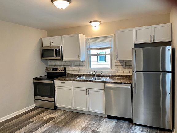 3rd image of 7221 Bernard Ave