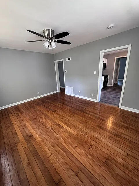 3 bed, 840 sqft, $1,900 — Photo 3