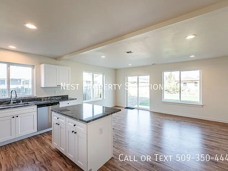 1070 S Grand Dr #B — Photo 45