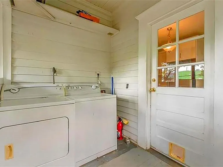 1191 Mansfield Ave NE — Photo 3