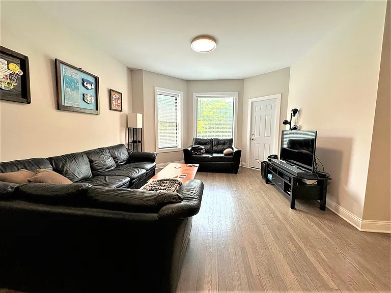4435 N Paulina St #2 — Photo 6