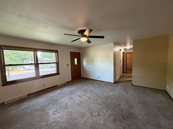 4th image of 1601 E 5th Ave