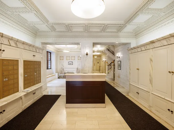 801 West End Avenue image 10 of 13