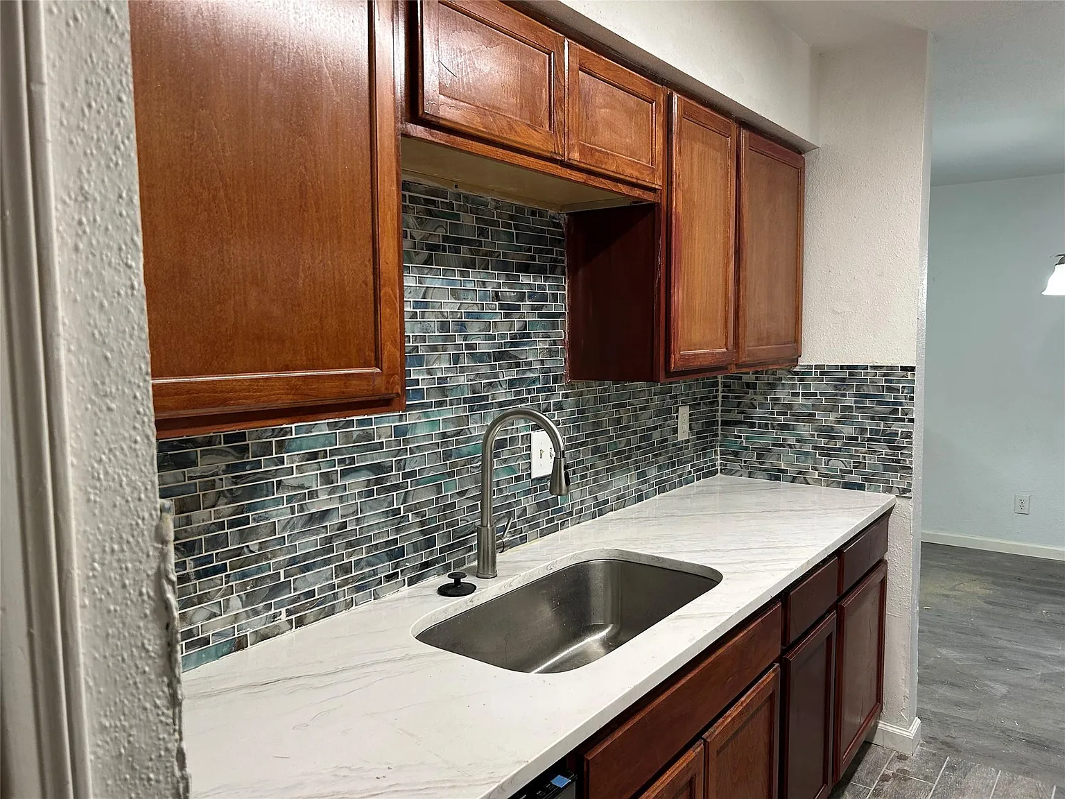 2 bed, 2.0 bath, 1068 sqft, $1,300 — Photo 3